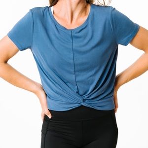 Calm blue swirl front T NWTB